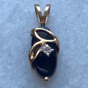 Vintage 14K Gold Black Onyx Diamond Pendant